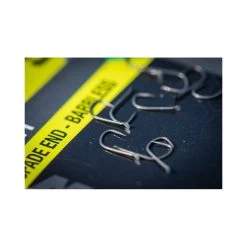 Matrix MXC-5 Light Spade End Size 18 Barbless Hook -Hengelsportwinkel matrix mxc 5 light spade end barbless hook size 18 3